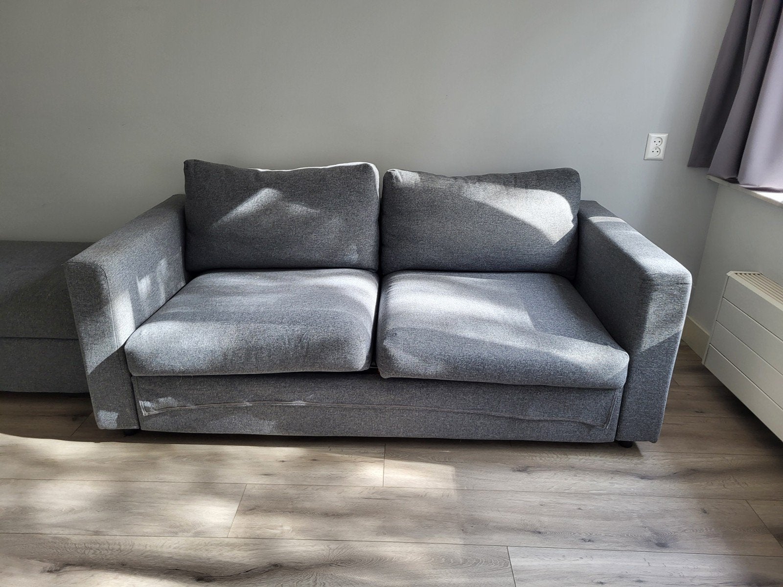 Nette slaapbank met poef - grijs, Ophalen, Gebruikt, Tweepersoons, 140 cm