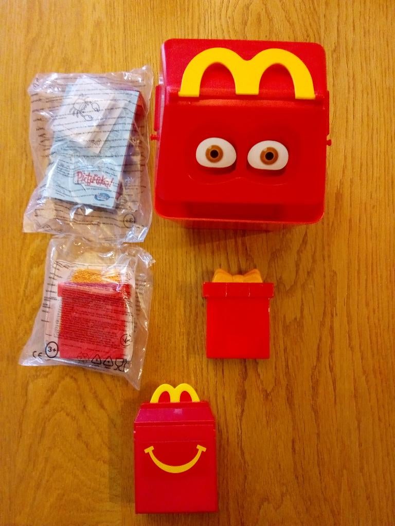 Blad 29 Mc Donalds Happy meal speeltjes Yo-Kai, Ophalen of Verzenden, Gebruikt