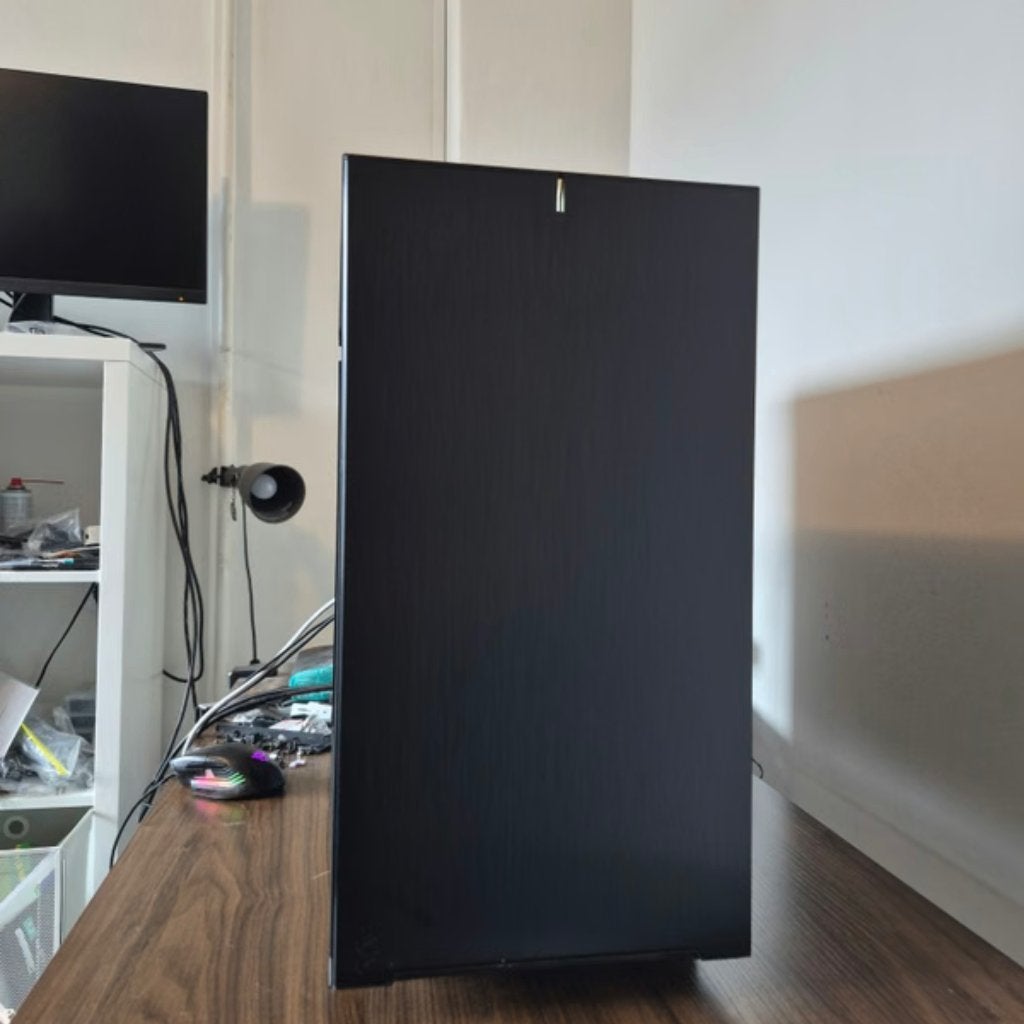 Gaming PC // RX 9070 XT & AMD Ryzen 7 7800X3D, 7604 HM, 32 GB, DTGParts.Business@gmail.com, Zelf gebouwde pc