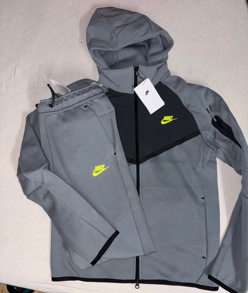 Nike tech fleece maat S, Overige typen, Nieuw, Ophalen of Verzenden, Grijs