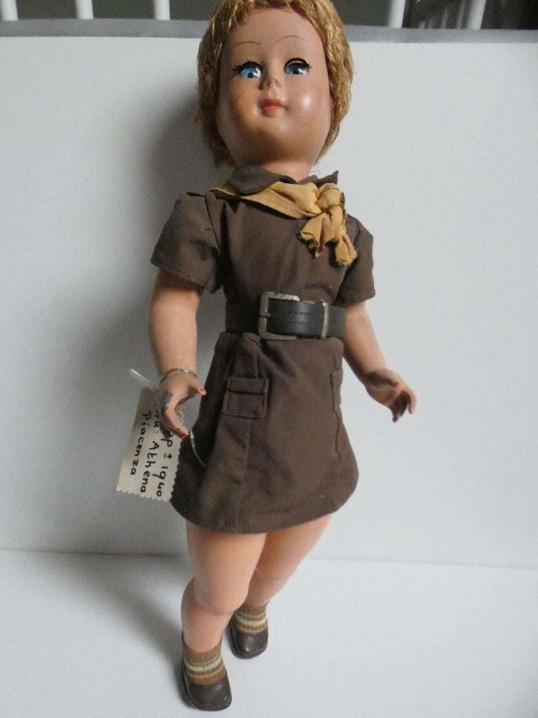 Te koop antieke Athena Piacenza pop in scouting uniform, Ophalen of Verzenden, Gebruikt, Pop