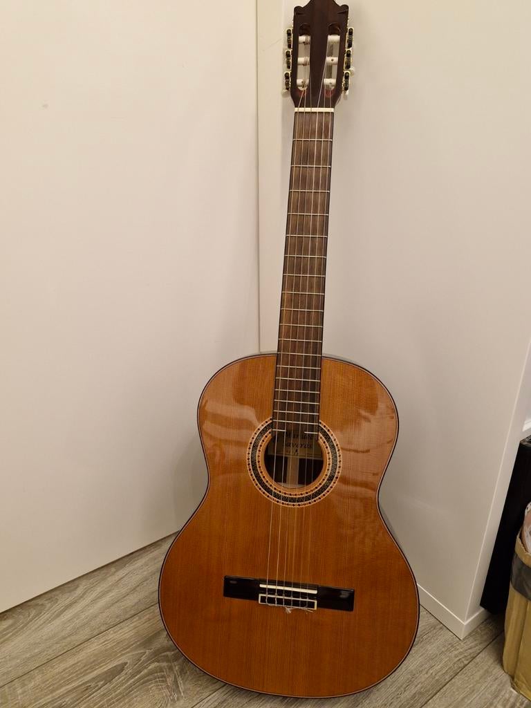 Akoestische / Spaanse gitaar Manuel Saveras, Muziek en Instrumenten, Snaarinstrumenten | Gitaren | Akoestisch, Ophalen, Zo goed als nieuw
