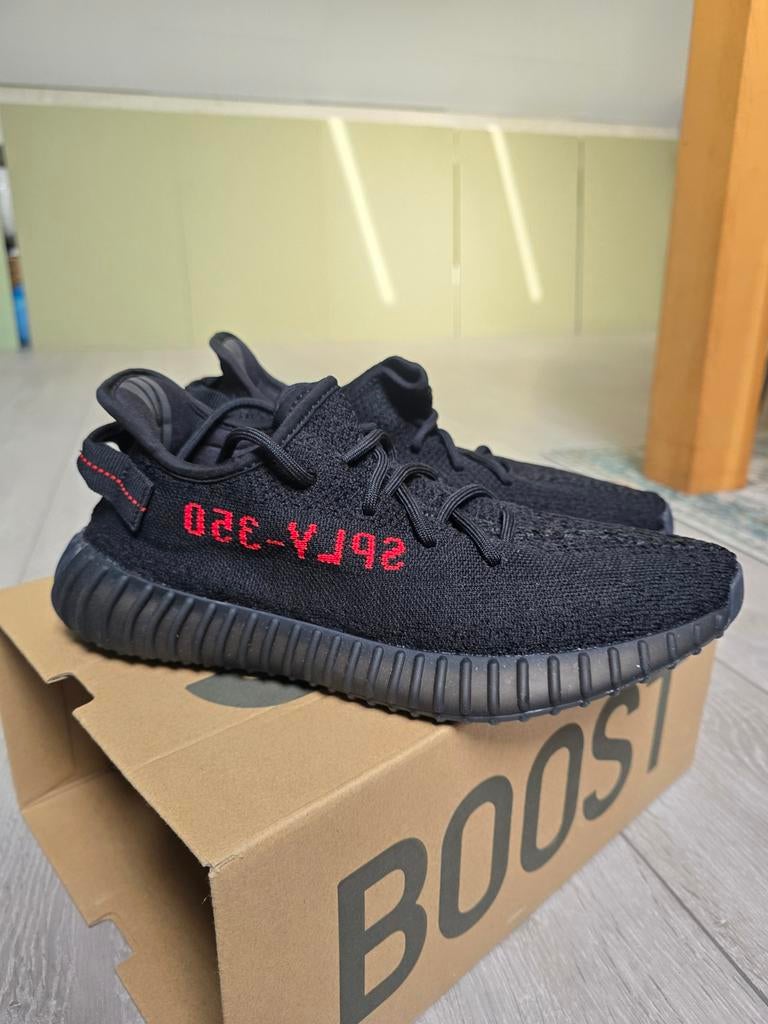Adidas Yeezy Boost 350 V2 Zwart/Rood Maat 43 1/3, Kleding | Heren, Schoenen, Ophalen, Zwart, Yeezy, Sneakers of Gympen