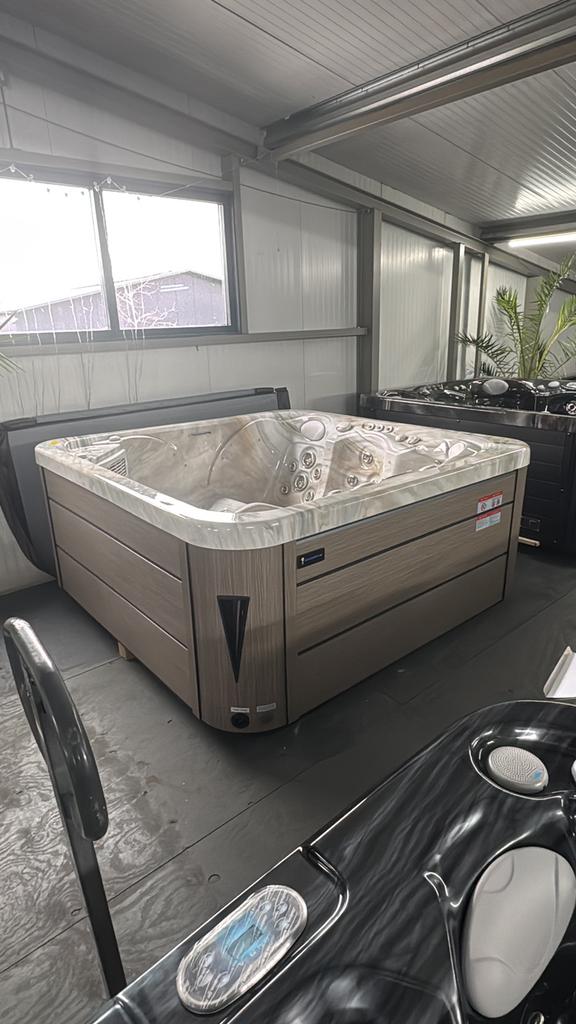 Nieuwe Balboa gezins spa 5 pers incl 2 jaar garantie, Info@SpaBoer.nl, Ophalen of Verzenden, Traan 5 9351VM, SpaBoer