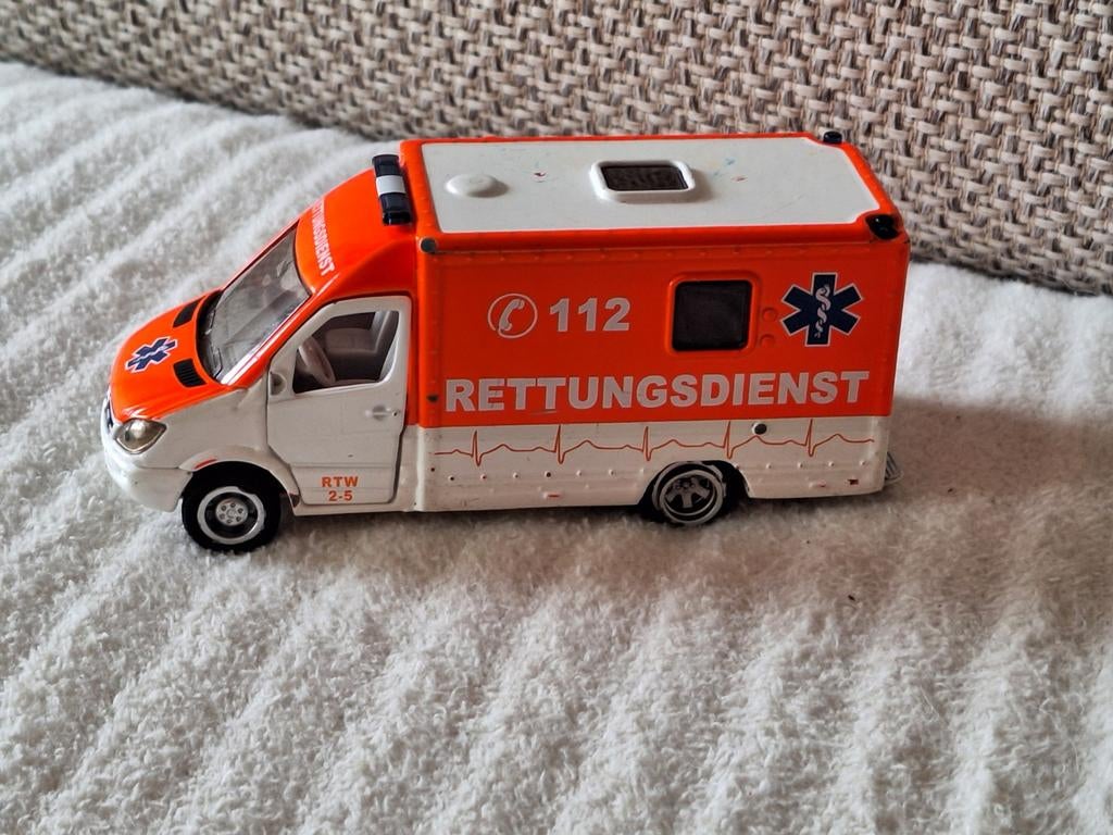 Siku Rettungsdienst Ambulance 1:50 LR18149 / 11210800001, Ophalen of Verzenden, Gebruikt, Auto, SIKU