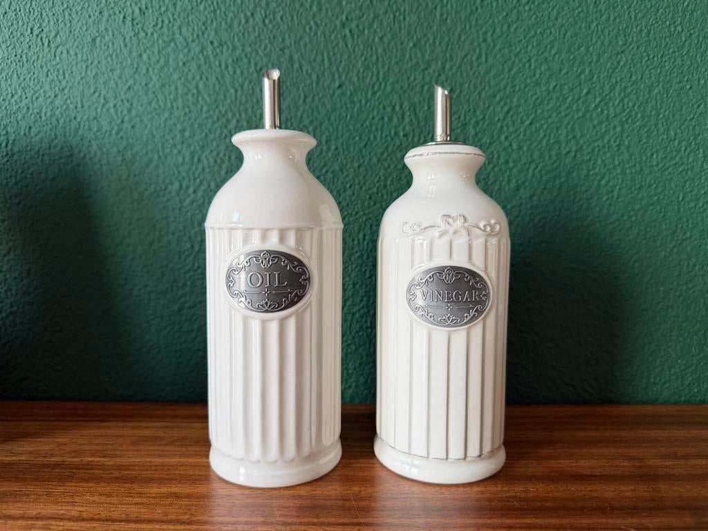 Porseleinen olie & azijn set – Wedgwood-stijl, Huis en Inrichting, Keuken | Servies, Ophalen, Zo goed als nieuw, Overige typen