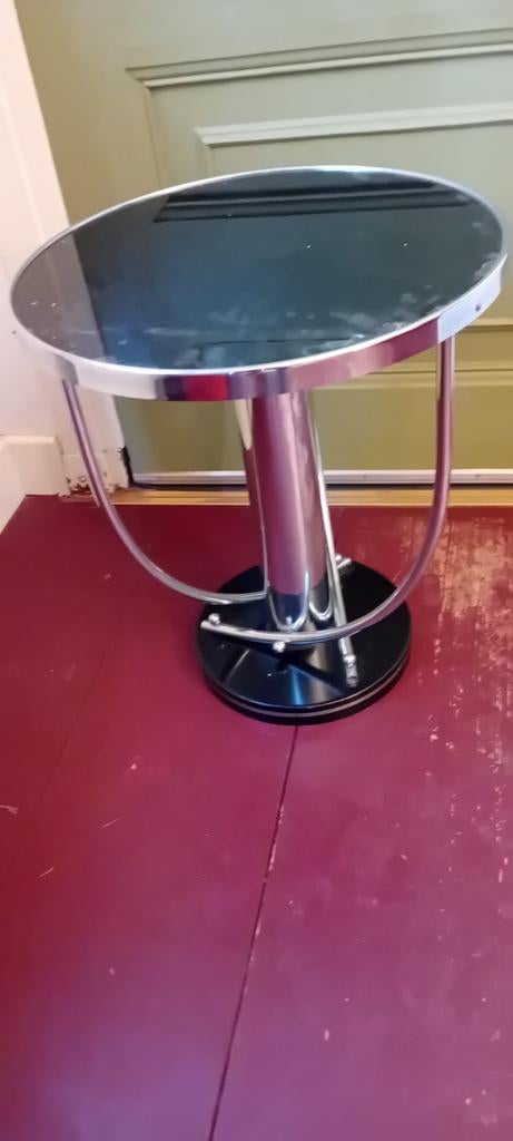 Art Deco Tafeltje met zwart blad op sierlijk chroom poot, 45 tot 60 cm, Minder dan 55 cm, Gebruikt, Rond