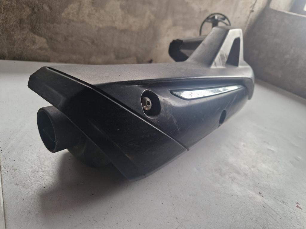 Uitlaat new kymco people, Fietsen en Brommers, Brommeronderdelen | Scooters, Ophalen of Verzenden, Gebruikt, Uitlaat, Kymco