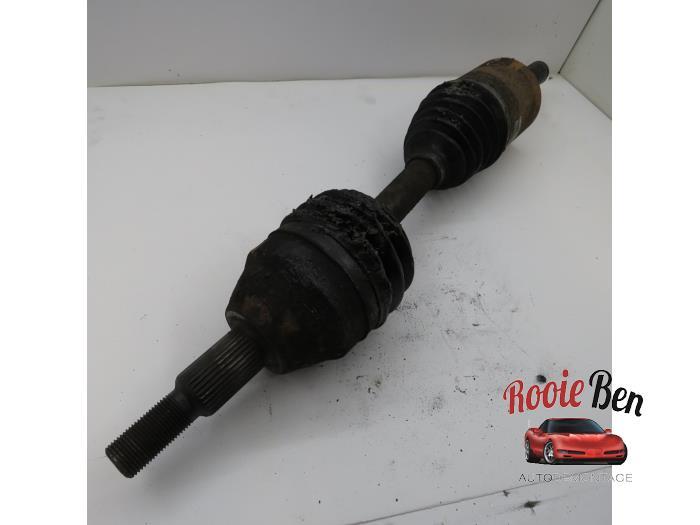 Aandrijfas links-voor van een Dodge Nitro, Gebruikt, -, -, Ophalen of Verzenden