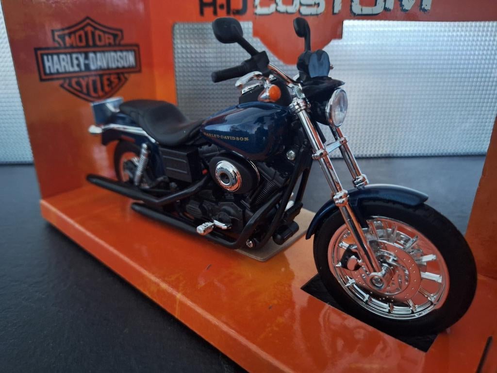 Harley-Davidson Dyna Super Glide Sport 2004 Schaal 1:12, Nieuw, Ophalen of Verzenden, Maisto, 1:9 t/m 1:12