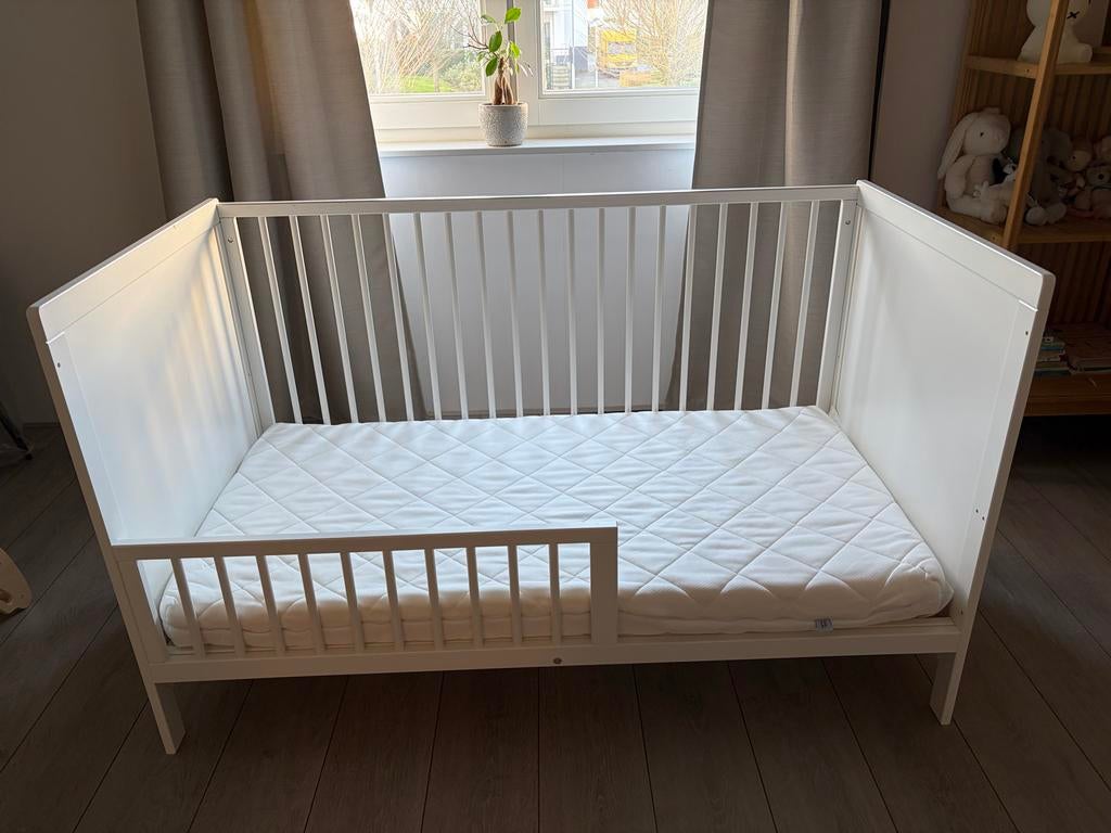 3-in-1 Meegroeibed van Petit Amelie incl matras, Ophalen, Zo goed als nieuw, Ledikant