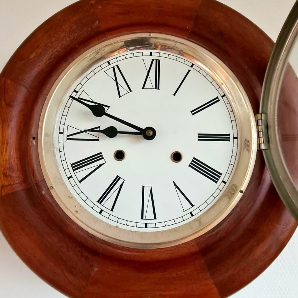 Oude Schoolklok met Houten Rand, Antiek en Kunst, Antiek | Klokken, Ophalen