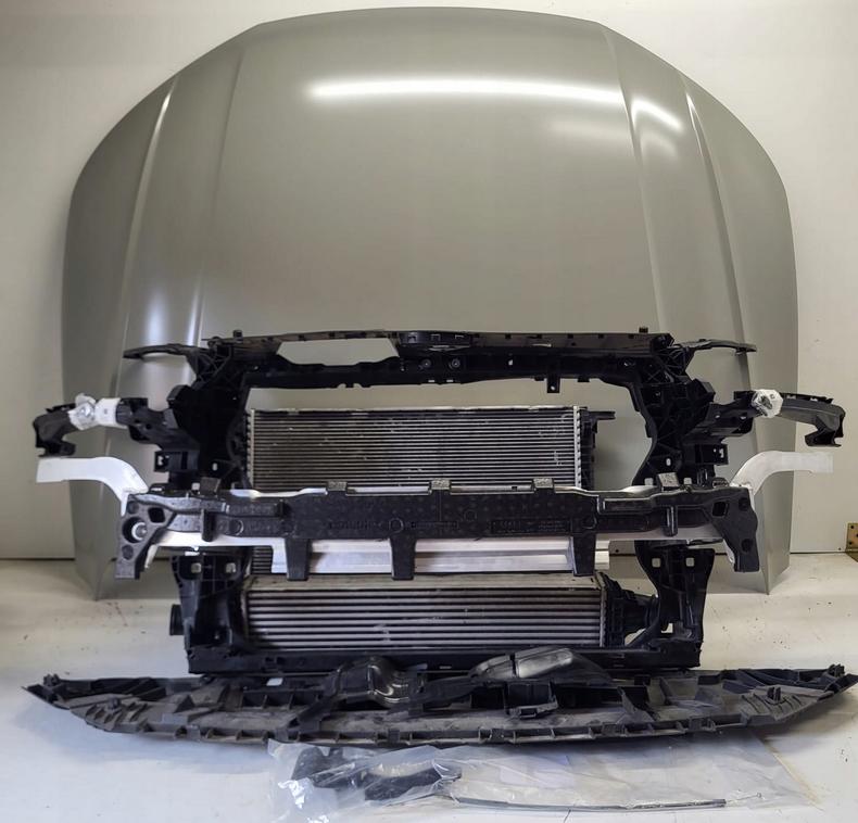 AUDI SQ5 80A Complete front op aanvraag, Gebruikt, Audi, Bumper, Verzenden