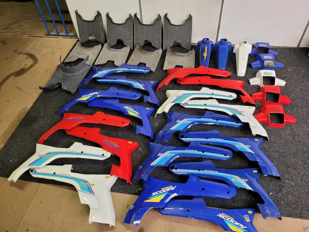 Honda Scoopy Onderdelen kappen, Fietsen en Brommers, Ophalen of Verzenden, Honda, Info@honda.com, Minato, Tokyo, Japan