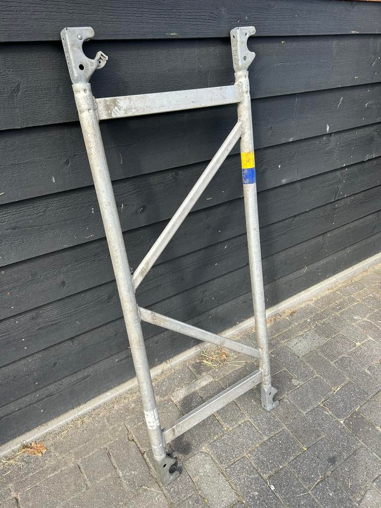 Meerdere Layher ALU rolsteiger 128cm dubbele leuning, Ophalen, Zo goed als nieuw, Rolsteiger of Kamersteiger, 5 meter of hoger