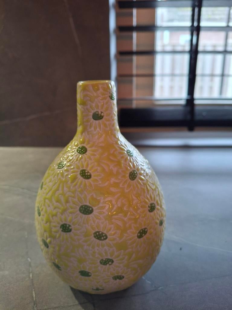 Vaasje van Des Pots, Ophalen, Aardewerk of Porselein, Zo goed als nieuw, Minder dan 50 cm