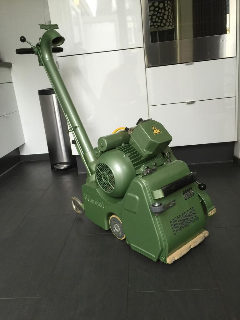 Lagler hummel kantenschuurmachine,Parketschuurmachine, Ophalen, Zo goed als nieuw, 1200 watt of meer, Bandschuurmachine