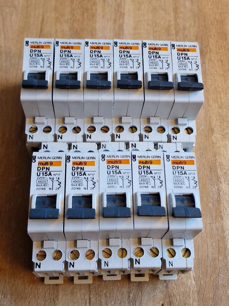 Merlin Gerin Multi9 DPN     U15A automaat,  11st beschikbaar, Verzenden, Gebruikt, Overige typen