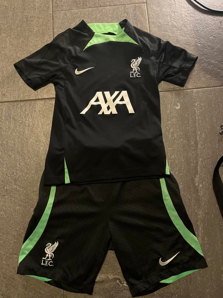 Liverpool tenue maat 128-137 cm, Kinderen en Baby's, Ophalen of Verzenden, Zo goed als nieuw, Jongen, Overige typen
