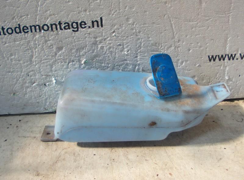 Ruitensproeierreservoir Volkswagen Polo II (86CF) 857935453d, Gebruikt, Volkswagen, Volkswagen AG, Kundenbetreuung@volkswagen.de