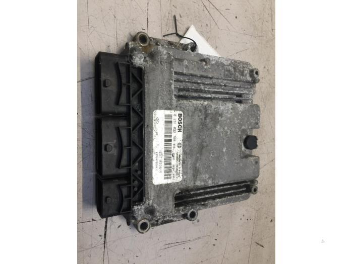 Computer Motormanagement van een Renault Trafic, Gebruikt, -, Renault, -