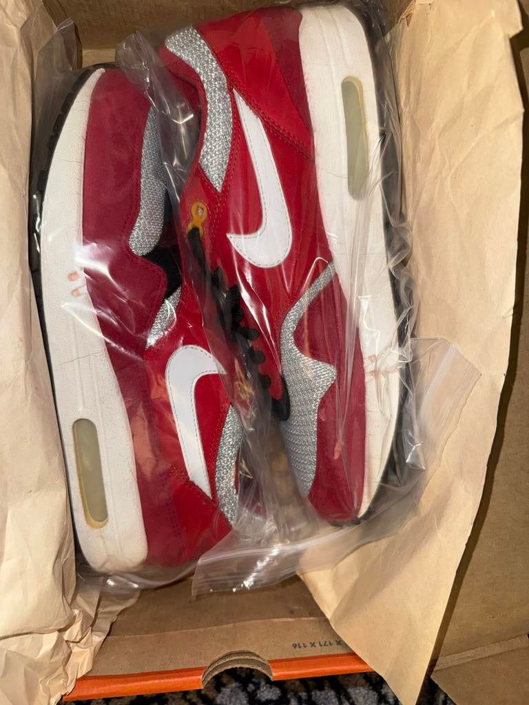 Nike Air Max 1 Urawa Dragon - Maat 43 - Deadstock, Kleding | Heren, Schoenen, Ophalen of Verzenden, Nieuw, Overige kleuren, Sneakers of Gympen