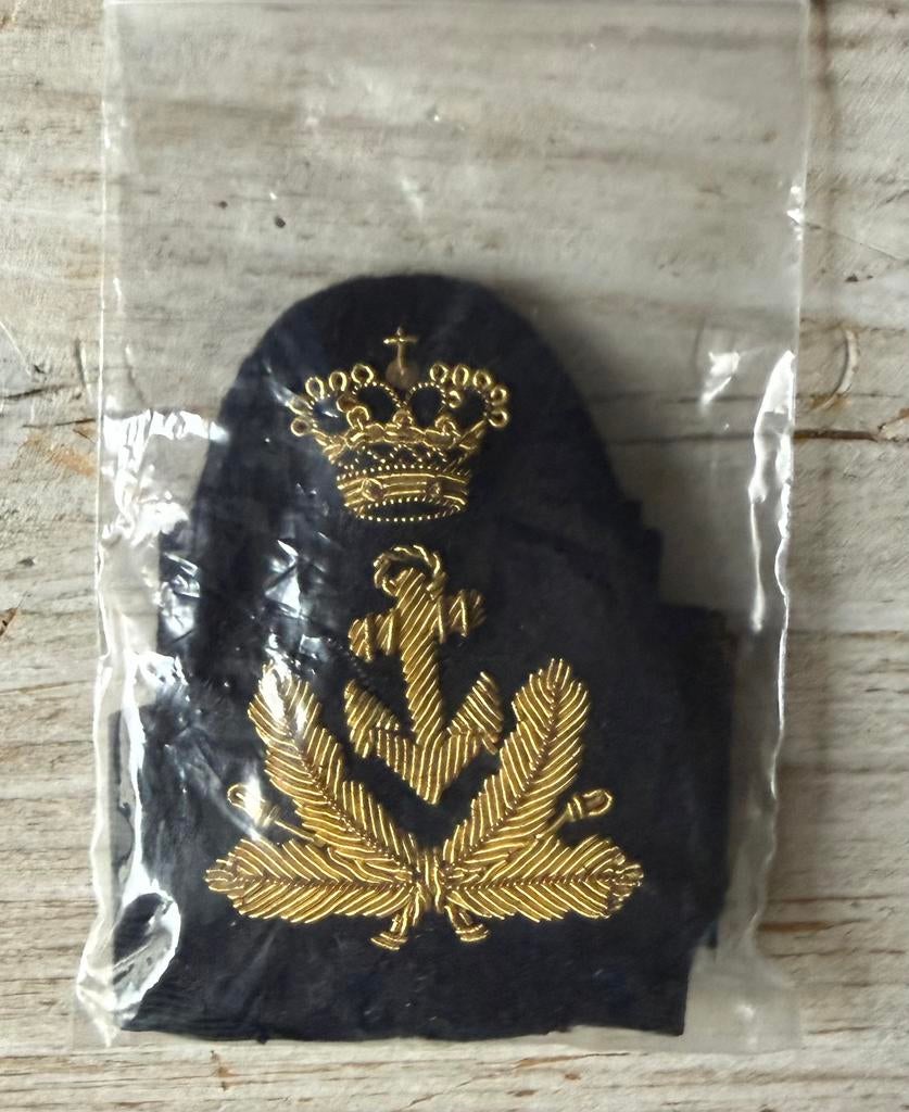 Marine Pet Embleem met Band -1, Verzamelen, Militaria | Algemeen, Verzenden, Marine, Nederland, Embleem of Badge