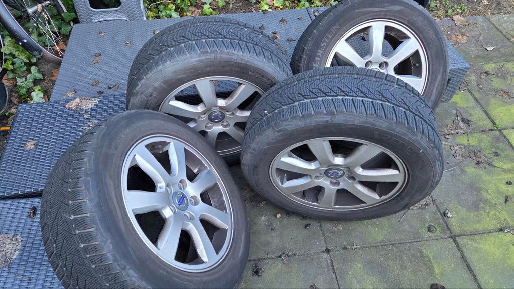 Volvo V40 Cross Country Winterbanden met Borbet velgen, Gebruikt, 16 inch, Banden en Velgen, Personenwagen