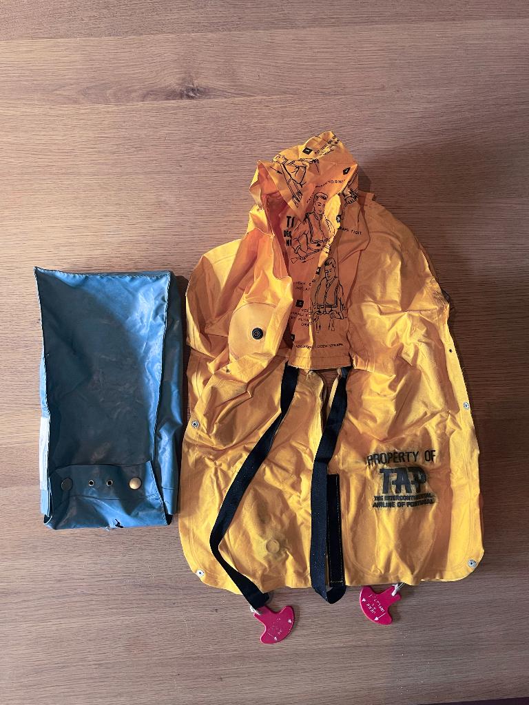 Vintage vliegtuig reddingsvest, Verzamelen, Overige Verzamelen, Ophalen of Verzenden, Zo goed als nieuw