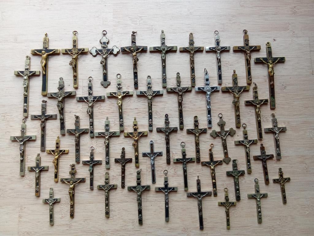 Nonnen kruisjes 46 stuks., Verzamelen, Religie, Ophalen of Verzenden, Gebruikt, Christendom | Katholiek