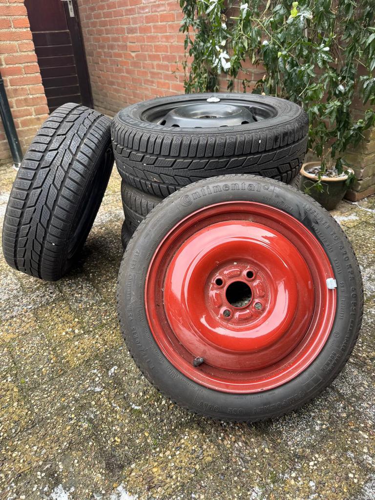 4x winterbanden op staal 185/60 R15 + reservewiel | Semperit, Ophalen, Gebruikt, 15 inch, Banden en Velgen