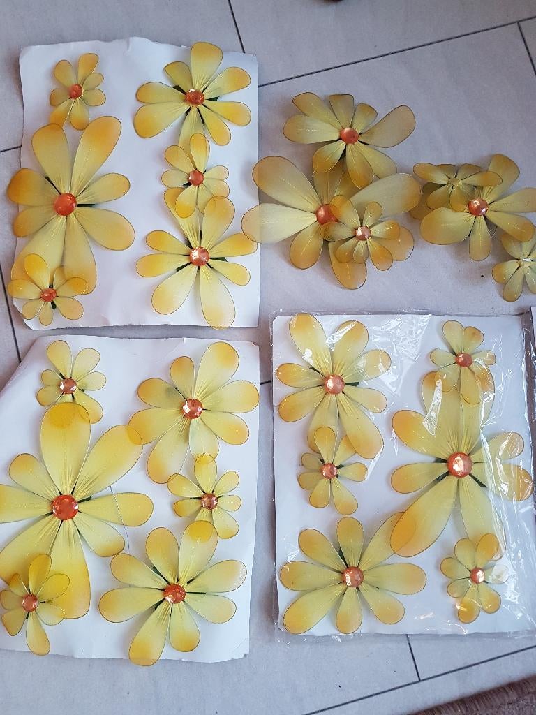 NIEUW. mooie gele bloem versiering. PASEN, Ophalen of Verzenden, Nieuw