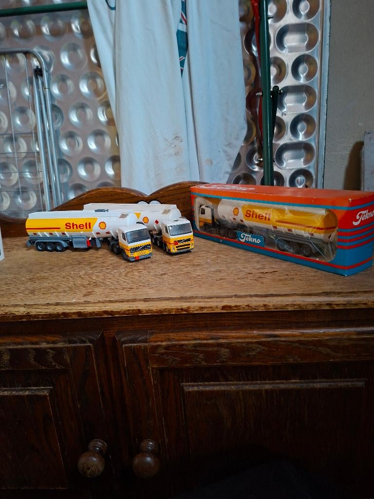 Vrachtauto miniatuur, Hobby en Vrije tijd, Modelauto's | 1:50, Ophalen, Zo goed als nieuw, Bus of Vrachtwagen, Tekno