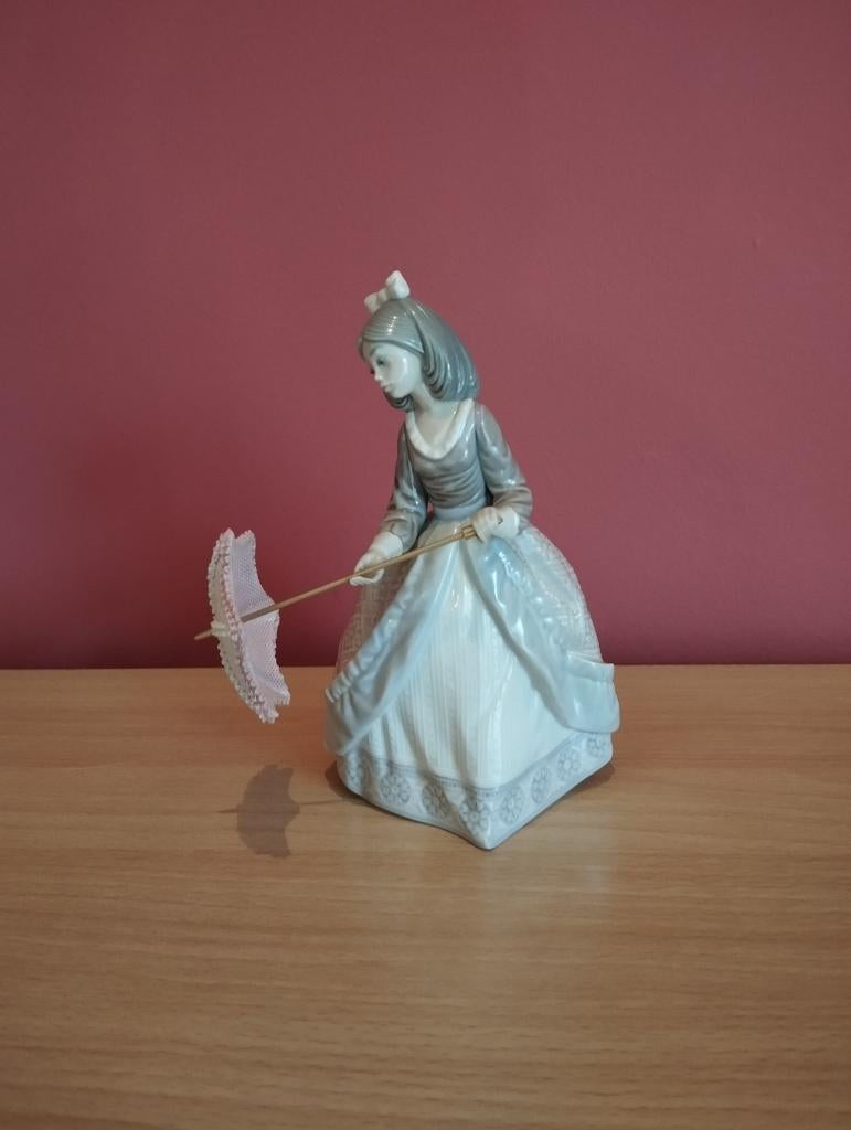 Lladro Jolie, Ophalen of Verzenden, Zo goed als nieuw, Mens