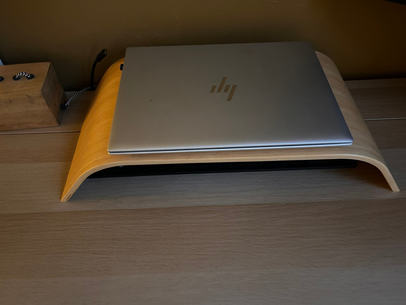 Monitor - laptop standaard Ikea, Ophalen of Verzenden, Zo goed als nieuw