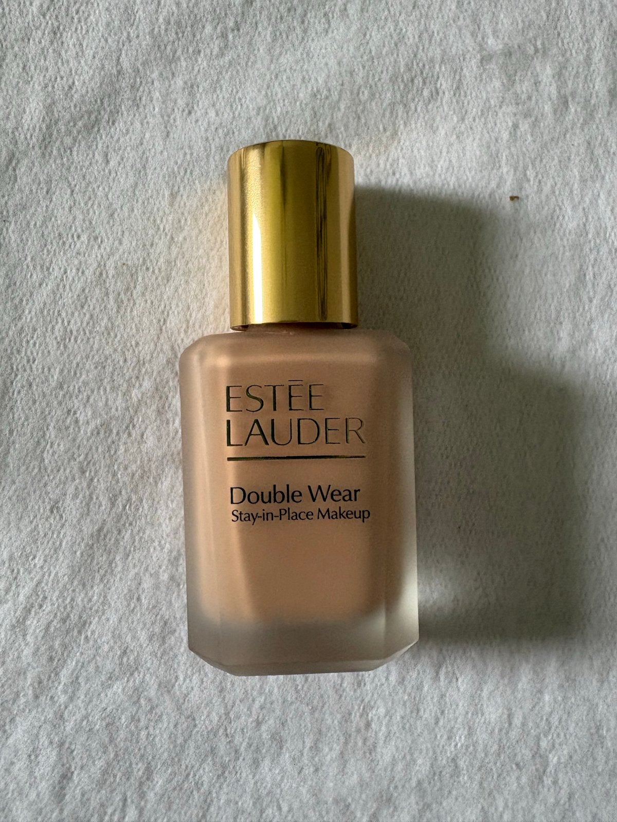 Estée Lauder Double Wear Foundation 2C2 Pale Almond, Gehele gezicht, Beige, Ophalen of Verzenden, Zo goed als nieuw