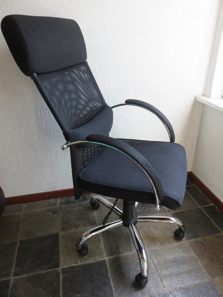 Zwarte ergonomische bureaustoel met wielen office chair, Huis en Inrichting, Bureaustoelen, Ophalen, Gebruikt, Zwart, Bureaustoel