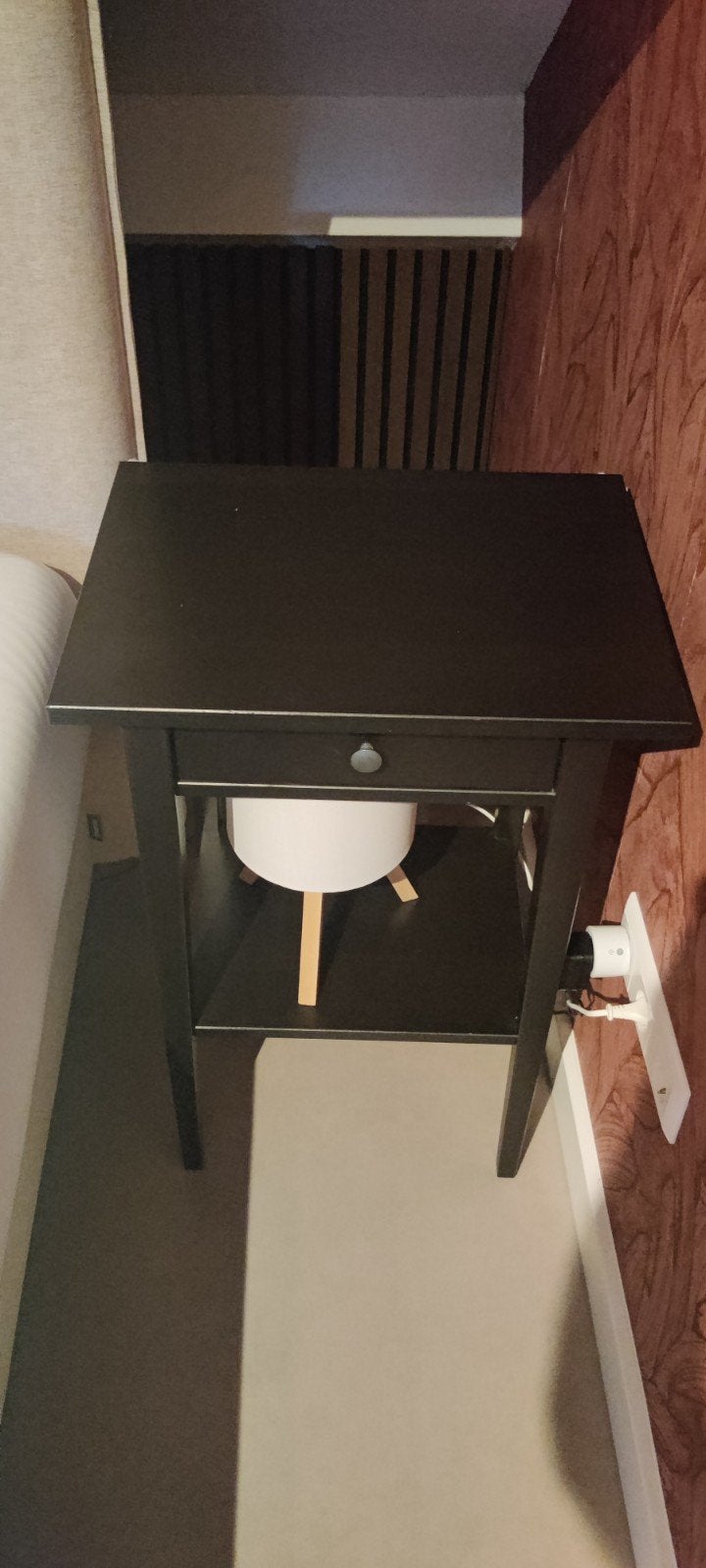 2x IKEA Hemnes nachtkast zwart - Nieuwstaat, Huis en Inrichting, Slaapkamer | Nachtkastjes, Nieuw, Ophalen of Verzenden, 45 tot 65 cm
