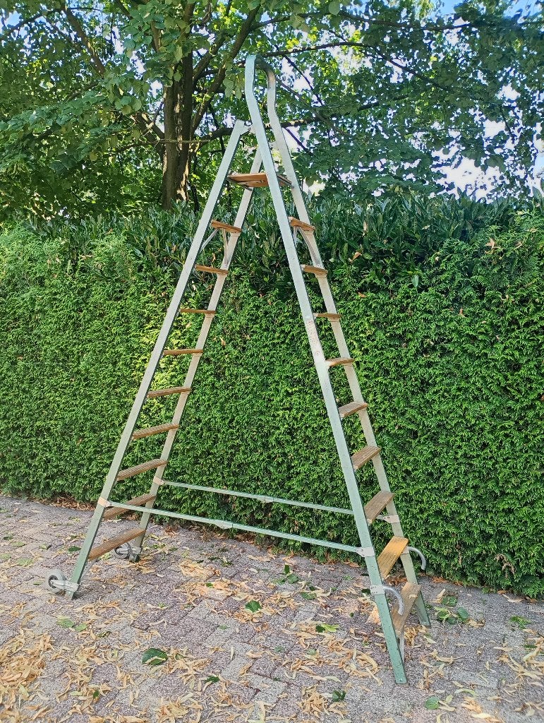 Zeer stevige, zware trapladder, Ophalen, Gebruikt, 2 tot 4 meter