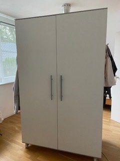kledingkast op wielen, Ophalen, Met deur(en), Gebruikt, 100 tot 150 cm