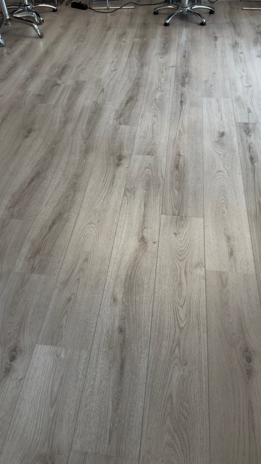 Lichtgrijs laminaat – zo goed als nieuw, Ophalen, 50 tot 150 cm, Zo goed als nieuw, 10 m² of meer