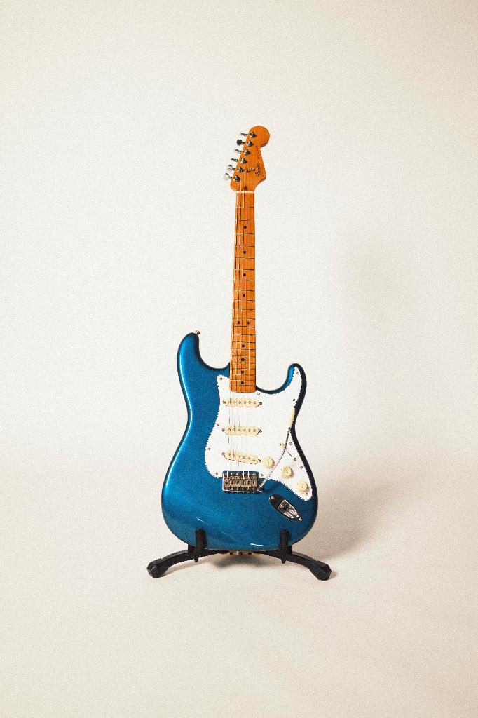 Fender Stratocaster - 1988, Ophalen, Fender, 17600 N. Perimeter Drive, Suite 100, Scottsdale AZ 85255-5435, Verenigde Staten, Contactemea@fender.com
