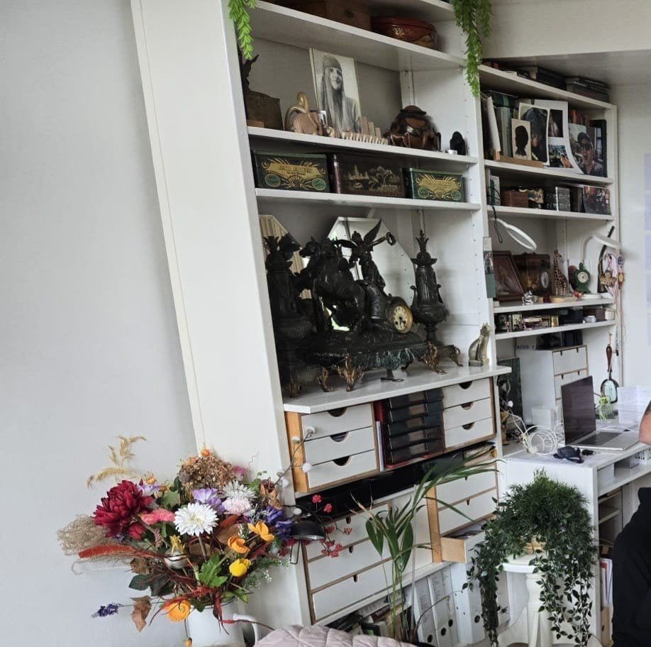 Gratis!!!  Witte lundia kast/bureau., Ophalen, Gebruikt