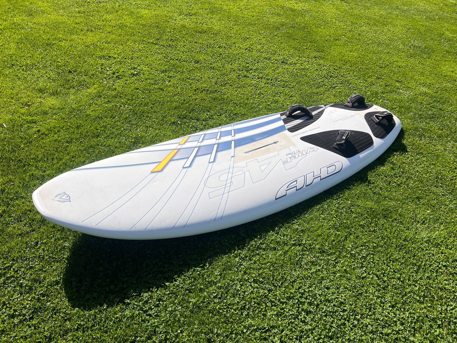 Mooie surfplank F145 , voor veel plezier op het water!, Met voetbanden, 250 tot 300 cm, Gebruikt, Plank