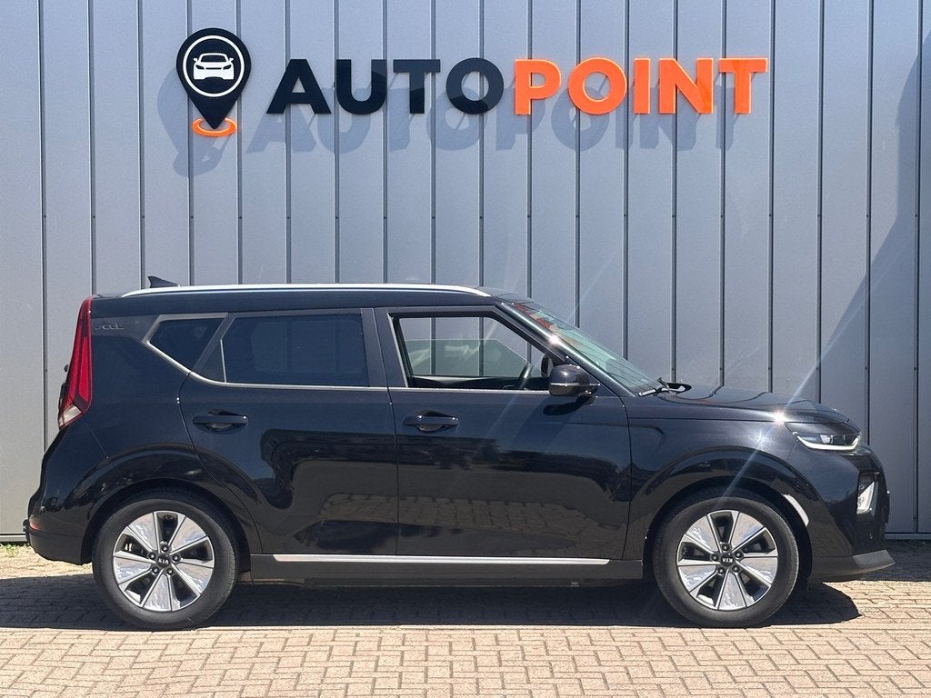 Kia E-Soul ExecutiveLine 64 kWh 1E EIG ORG NL TREKHAAK 100%S, Auto's, Zwart, 1657 kg, Zwart, 150 min