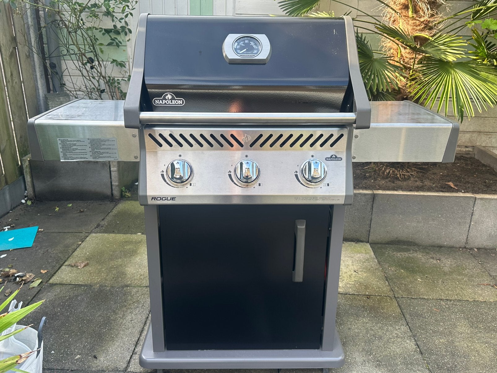 Napoleon Rogue 425 Gas BBQ Barbecue