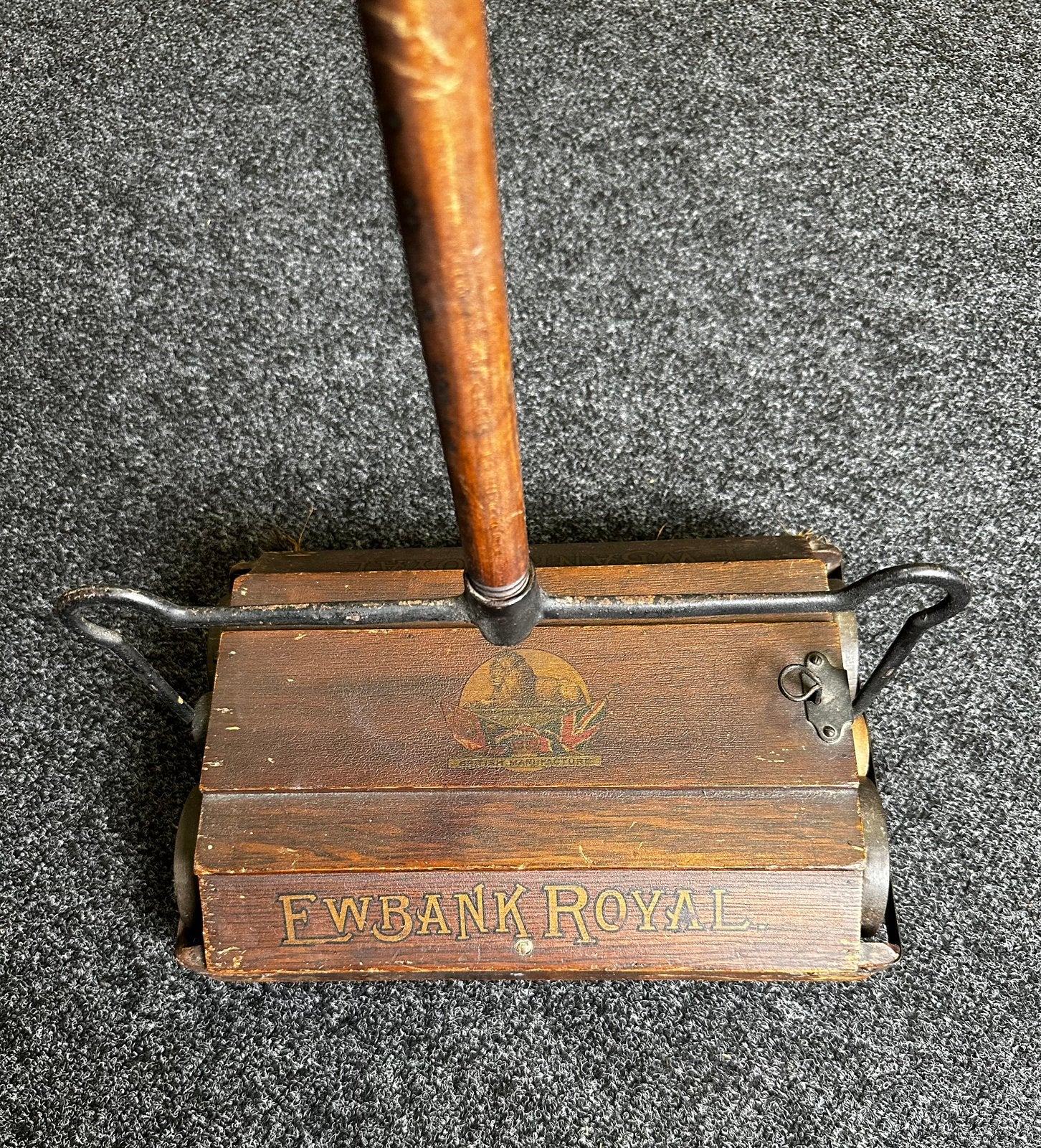 Antieke rolveger Ewbank Royal, Ophalen