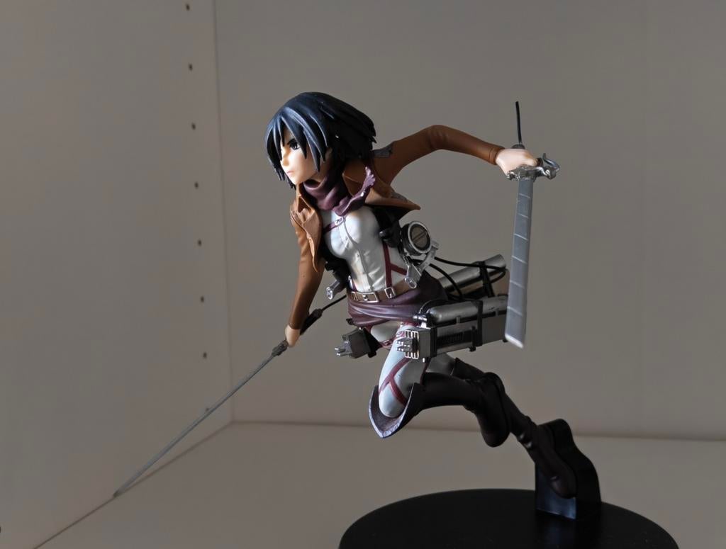 Mikasa Ackerman - Attack on Titan - Premium SEGA Figure 18cm, Verzamelen, Poppetjes en Figuurtjes, Ophalen of Verzenden, Zo goed als nieuw