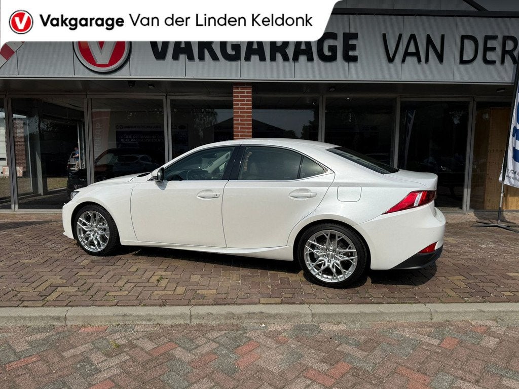 Lexus IS 300h Business 2.5 Hybr 2016 Cruise, Auto's, Lexus, Automaat, Achterwielaandrijving, Gebruikt, Leder en Stof