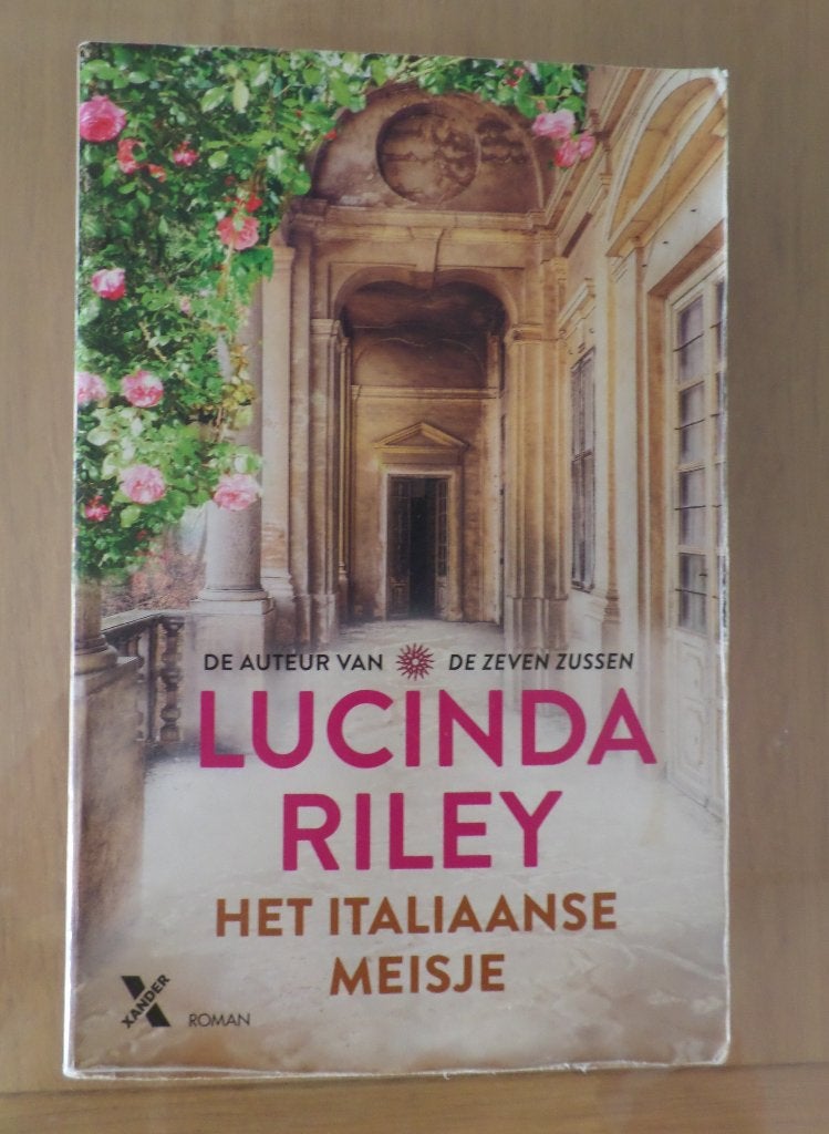 Lucinda Riley Het Italiaanse meisje, Europa overig, Lucinda Riley, Ophalen of Verzenden, Zo goed als nieuw